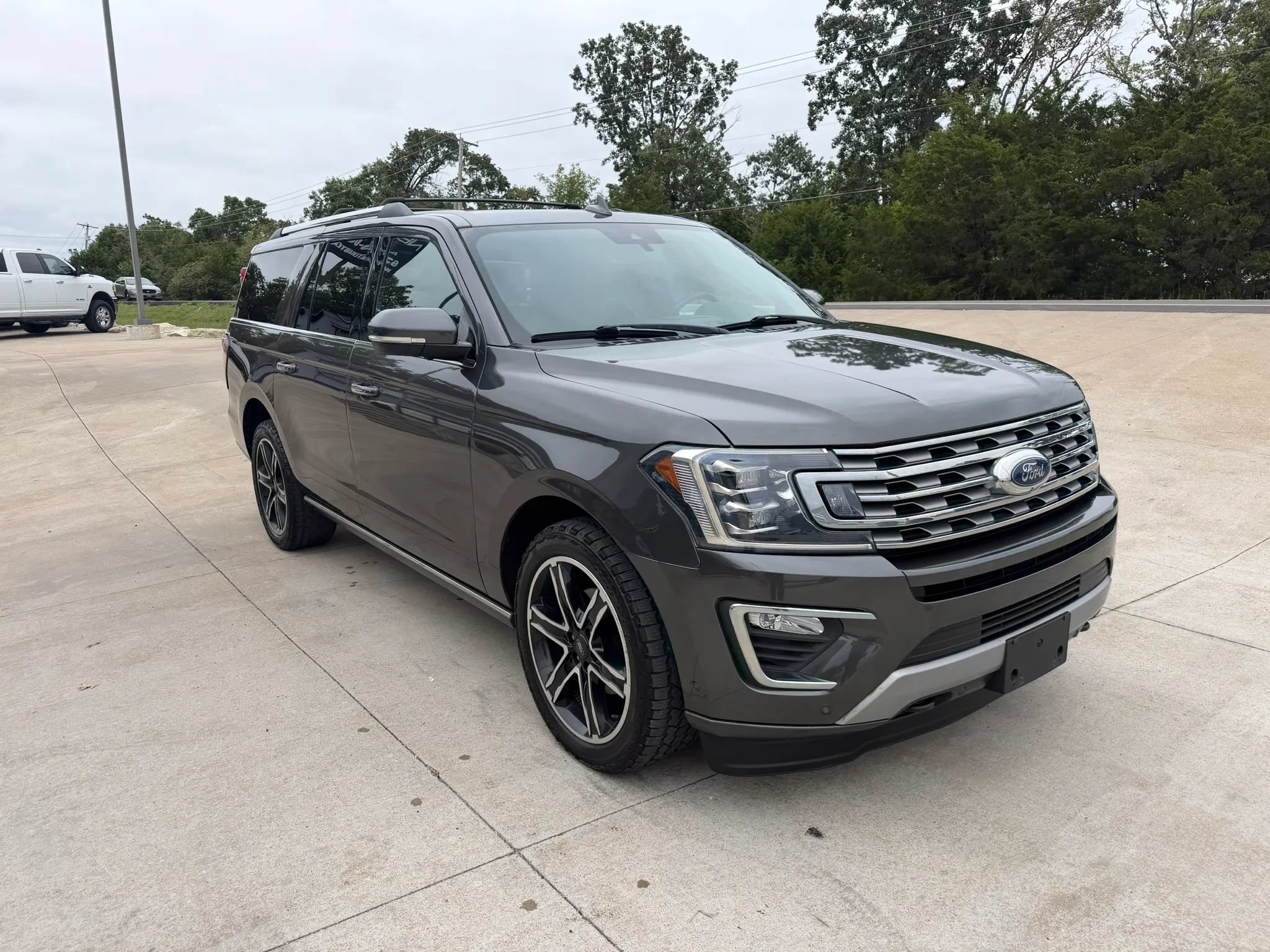 Used 2019 Ford Expedition Max Limited w/ Special Edition Package AWD/4WD image 3