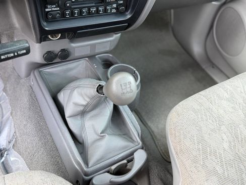 Used 2004 Toyota Tacoma 2WD Regular Cab image 15