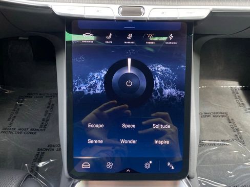 Used 2025 Lucid Air Touring AWD/4WD image 32