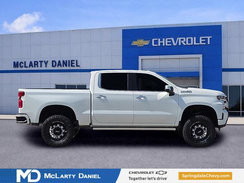 Used 2022 Chevrolet Silverado 1500 High Country w/ Technology Package AWD/4WD image 6