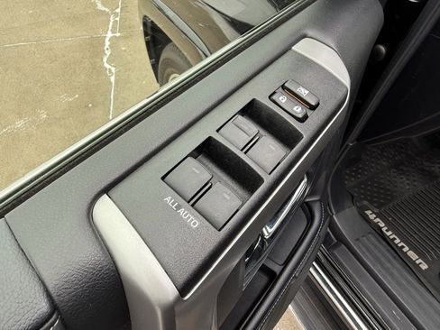 Used 2020 Toyota 4Runner Limited image 15