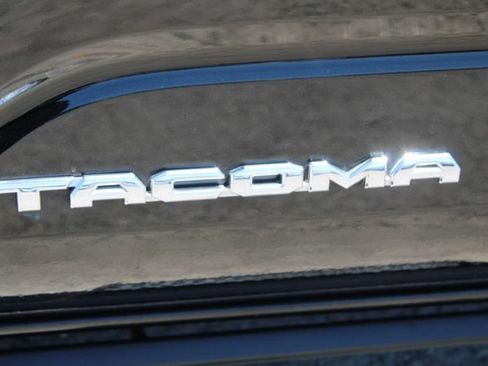 Used 2024 Toyota Tacoma SR5 AWD/4WD image 8