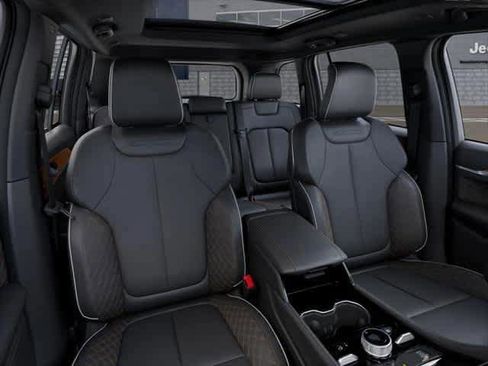 New 2026 Jeep Grand Cherokee Summit AWD/4WD image 37