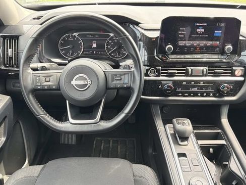 Used 2024 Nissan Pathfinder SV AWD/4WD image 21