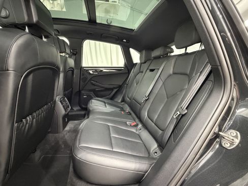 Certified 2024 Porsche Macan AWD/4WD image 20