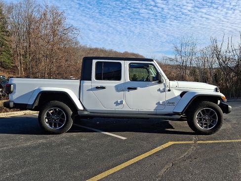 Used 2022 Jeep Gladiator Overland w/ Popular Equipment Package image 7
