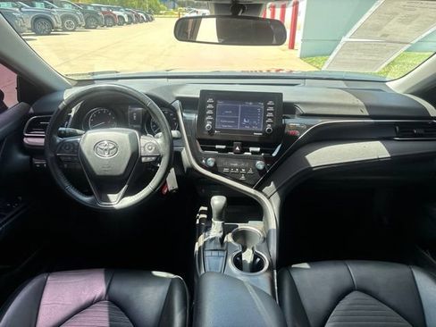 Used 2022 Toyota Camry SE w/ Carpet Mat Package (TMS) FWD image 25