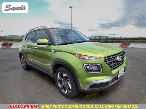 Used 2024 Hyundai Venue SEL FWD image 1