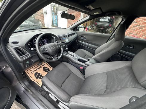 Used 2019 Honda HR-V Sport image 9
