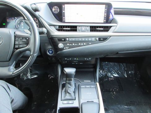 Used 2021 Lexus ES 300h 300h image 39