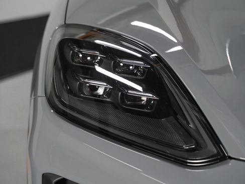 Used 2025 Porsche Cayenne Turbo GT AWD/4WD image 11