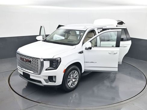 Used 2023 GMC Yukon Denali AWD/4WD image 31