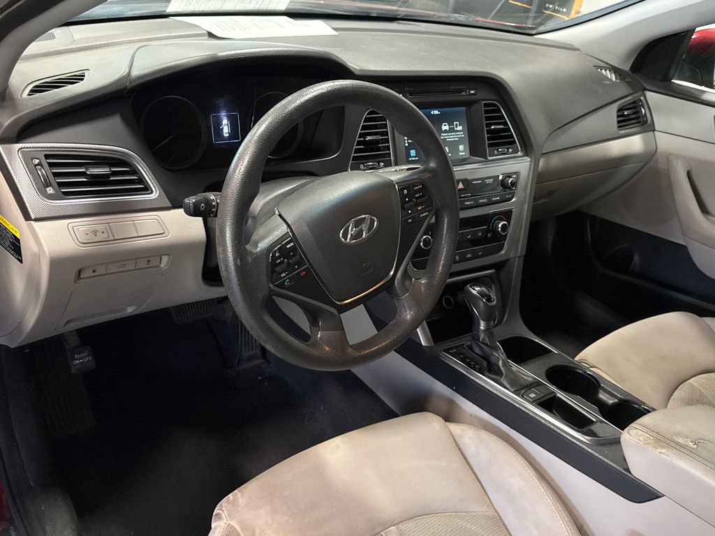 Used 2016 Hyundai Sonata SE FWD image 5
