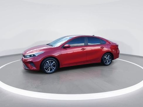 Used 2022 Kia Forte LXS image 4