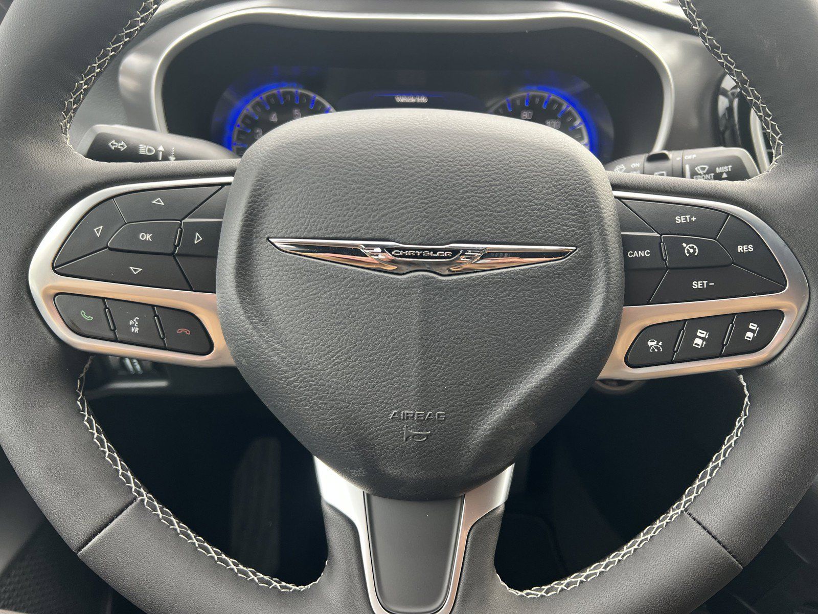 New 2026 Chrysler Pacifica Select AWD/4WD image 16