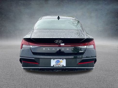 New 2025 Hyundai Elantra Limited image 31