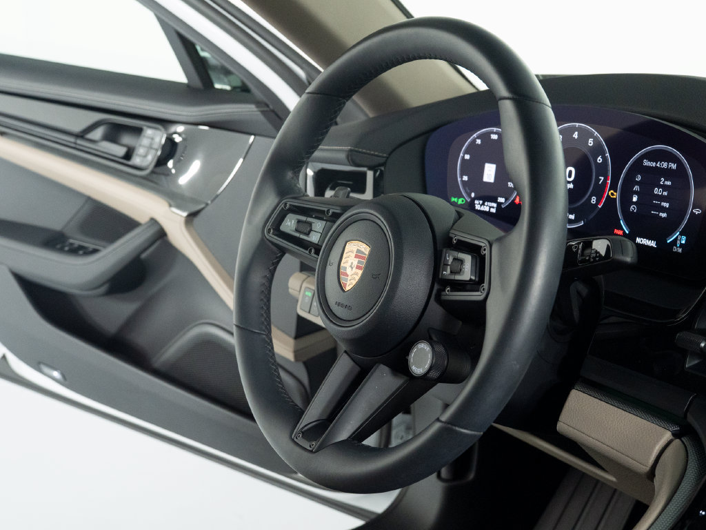 Certified 2026 Porsche Panamera 4 AWD/4WD image 36