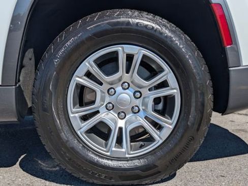 Used 2022 Jeep Wagoneer Series I AWD/4WD image 9