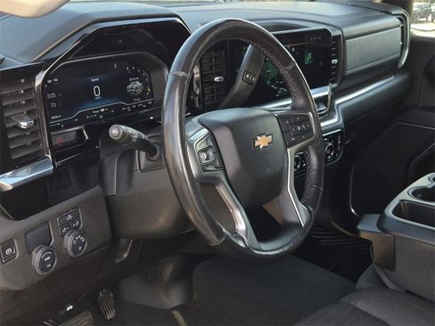 Used 2022 Chevrolet Silverado 1500 LT image 28