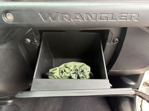 Used 2020 Jeep Wrangler Sport AWD/4WD image 15