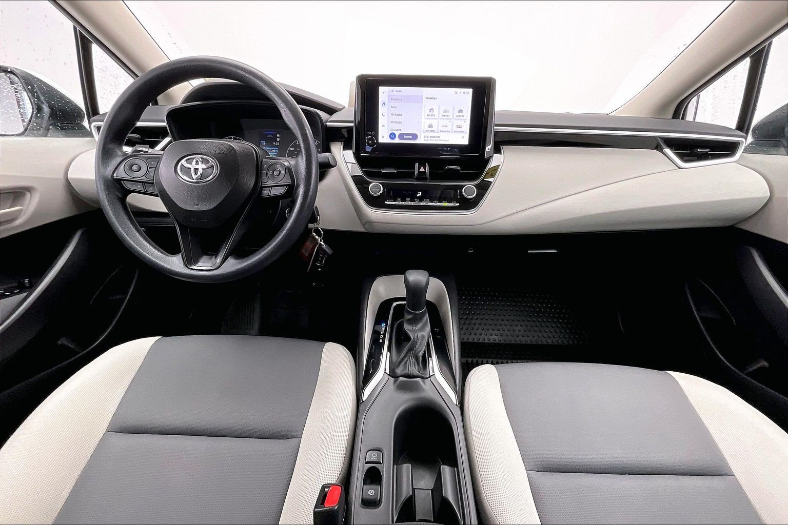 Used 2024 Toyota Corolla LE FWD image 13
