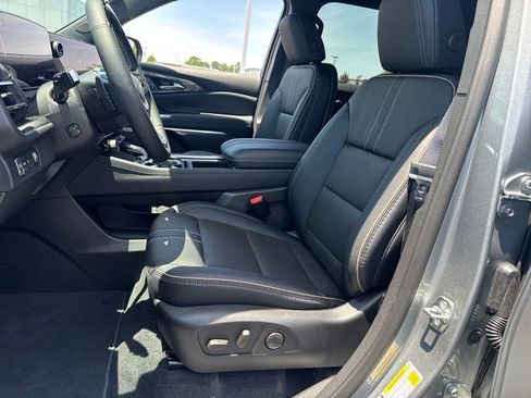 New 2026 Chevrolet Traverse High Country FWD image 15