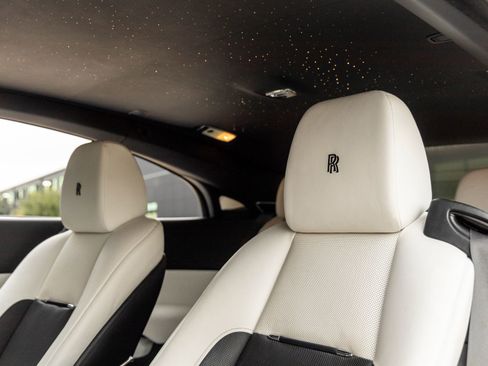 Used 2018 Rolls-Royce Wraith RWD image 30
