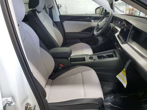 New 2025 Volkswagen Tiguan SE image 32