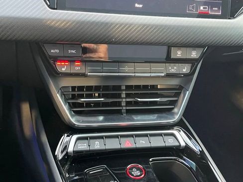 Used 2024 Audi e-tron GT Premium Plus w/ Performance Package image 28