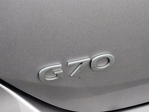 Used 2023 Genesis G70 2.0T image 31
