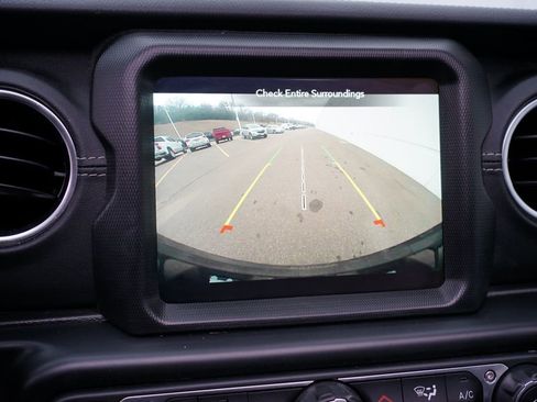 Used 2022 Jeep Wrangler Unlimited Sahara w/ Cold Weather Group image 36