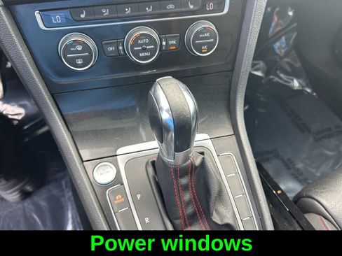 Used 2015 Volkswagen Golf 4-Door image 14