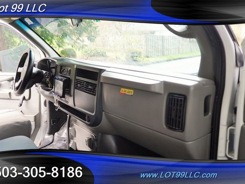 Used 2004 Chevrolet Express 3500 w/ Chrome Appearance Package image 15