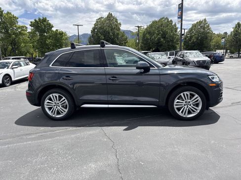 Used 2020 Audi Q5 2.0T Premium Plus w/ Premium Plus Package AWD/4WD image 5