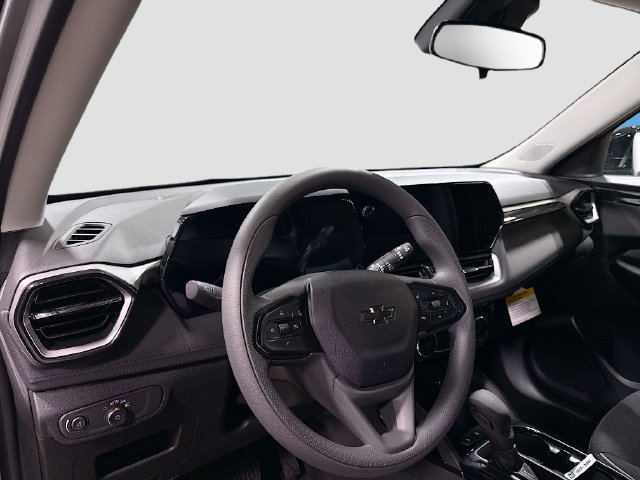 New 2026 Chevrolet TrailBlazer LT w/ Midnight Edition FWD image 12