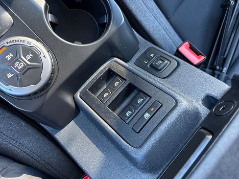 Used 2025 Ford Bronco Big Bend image 37