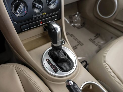 Used 2014 Volkswagen Beetle 1.8T image 15