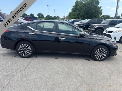 Certified 2025 Nissan Altima 2.5 SV AWD/4WD image 4
