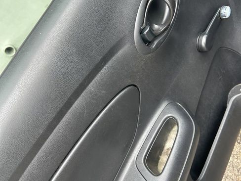 Used 2017 Nissan Versa S image 12