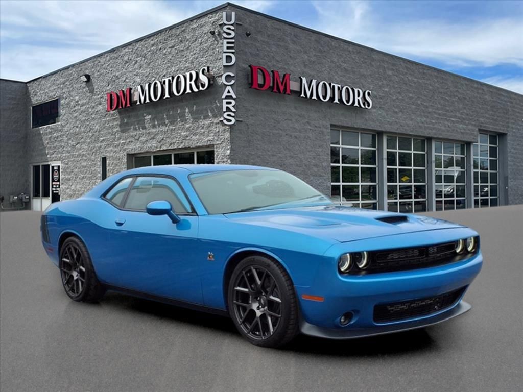 Used 2016 Dodge Challenger R/T Scat Pack w/ Leather Interior Group RWD image 7