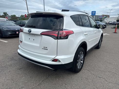 Used 2016 Toyota RAV4 XLE AWD/4WD image 9