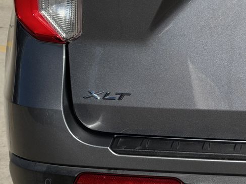 Certified 2021 Ford Explorer XLT image 7