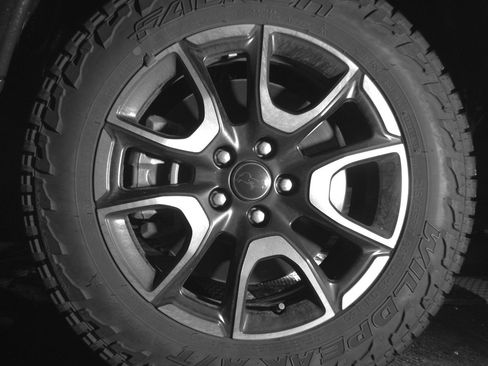 Used 2025 Jeep Compass Trailhawk image 12