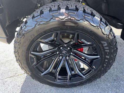 Used 2024 GMC Sierra 1500 AT4 w/ AT4 Preferred Package image 13