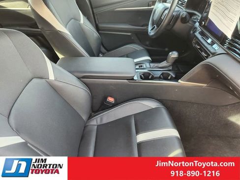 Used 2025 Toyota Camry SE image 16