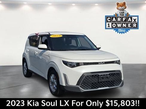 Used 2023 Kia Soul LX w/ Option Group 015 FWD image 1