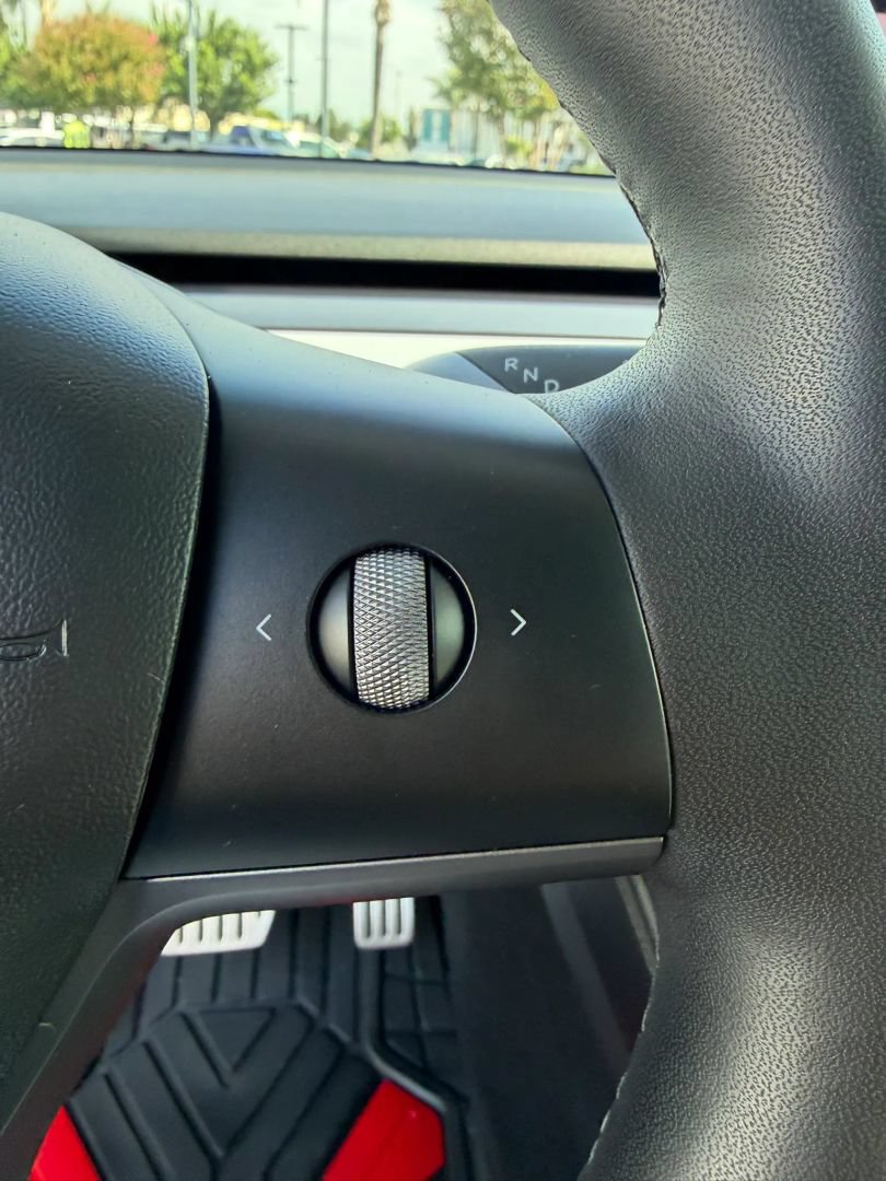 Used 2022 Tesla Model Y Performance AWD/4WD image 39