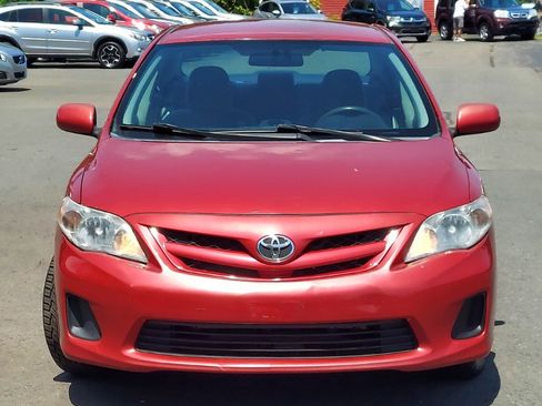 Used 2012 Toyota Corolla LE FWD image 2
