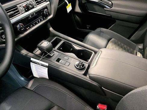 New 2026 Nissan Pathfinder S image 8