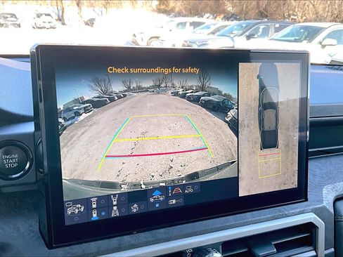 Used 2024 Toyota Tacoma Limited w/ Limited Package (LT) image 26